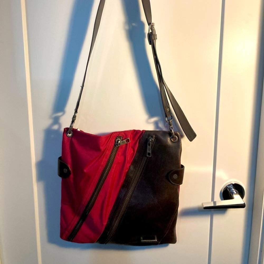 Matt & Nat Canvass / Fabric Vegan Leather Bag Crossbody With Many Pockets